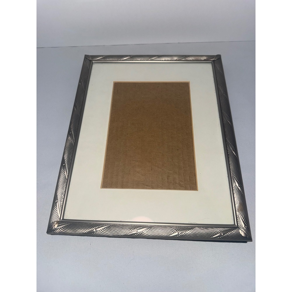 Silver‎ Metal Embossed Feather Pattern Picture Frame with Mat 8.5x10.5